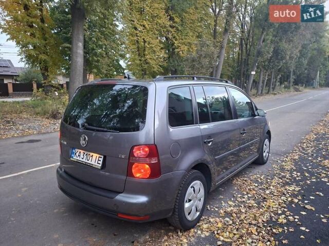 Сірий Фольксваген Туран, об'ємом двигуна 1.39 л та пробігом 295 тис. км за 6000 $, фото 8 на Automoto.ua