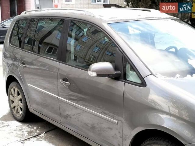 Сірий Фольксваген Туран, об'ємом двигуна 1.4 л та пробігом 178 тис. км за 8200 $, фото 6 на Automoto.ua