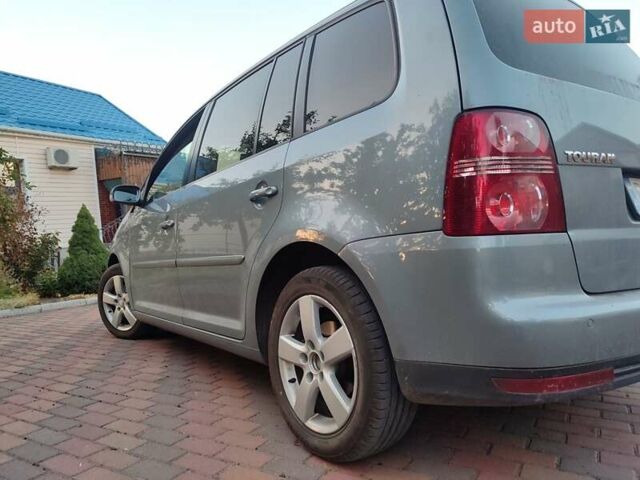 Сірий Фольксваген Туран, об'ємом двигуна 1.4 л та пробігом 246 тис. км за 6900 $, фото 6 на Automoto.ua