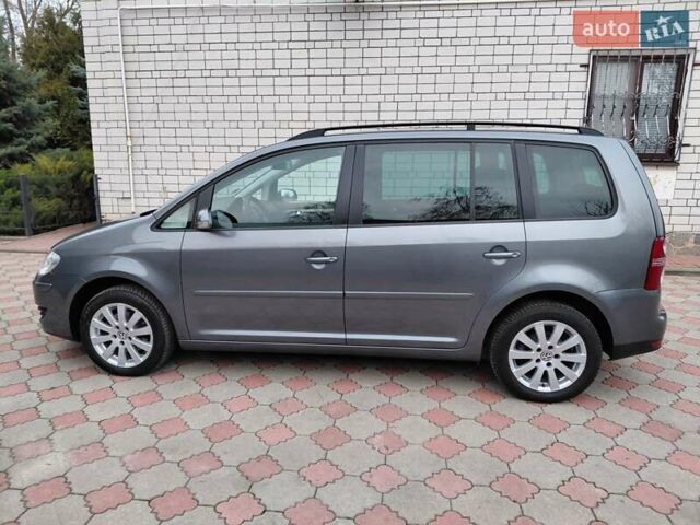 Серый Фольксваген Туран, объемом двигателя 1.6 л и пробегом 196 тыс. км за 7499 $, фото 5 на Automoto.ua