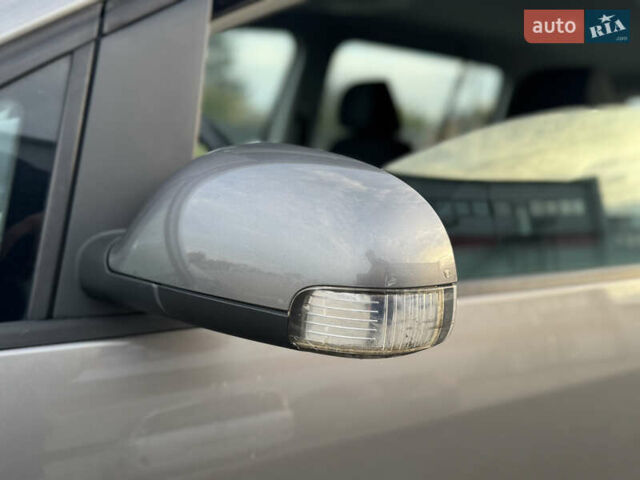 Серый Фольксваген Туран, объемом двигателя 1.4 л и пробегом 210 тыс. км за 5899 $, фото 43 на Automoto.ua