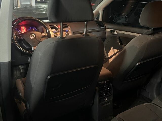 Сірий Фольксваген Туран, об'ємом двигуна 1.4 л та пробігом 240 тис. км за 6750 $, фото 21 на Automoto.ua