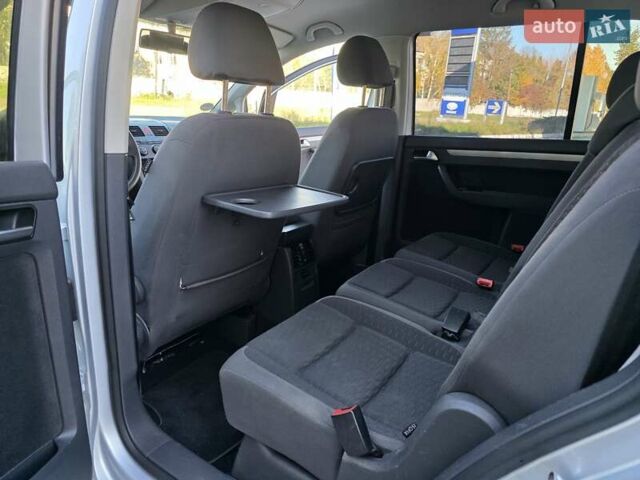 Серый Фольксваген Туран, объемом двигателя 1.6 л и пробегом 225 тыс. км за 6700 $, фото 29 на Automoto.ua