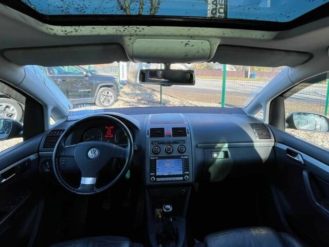 Серый Фольксваген Туран, объемом двигателя 1.4 л и пробегом 242 тыс. км за 7000 $, фото 9 на Automoto.ua