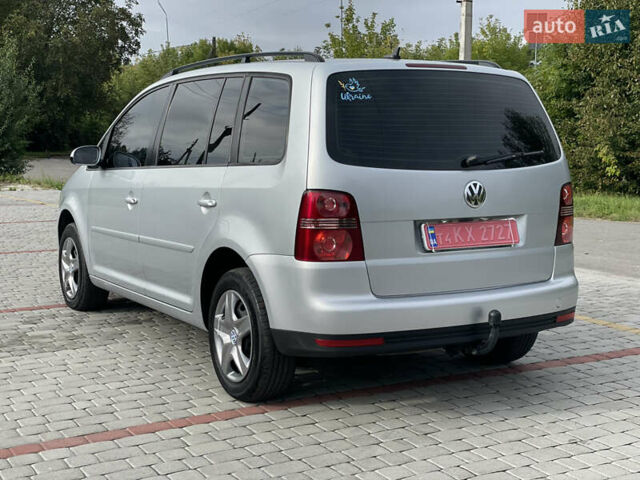 Серый Фольксваген Туран, объемом двигателя 1.9 л и пробегом 263 тыс. км за 7400 $, фото 10 на Automoto.ua