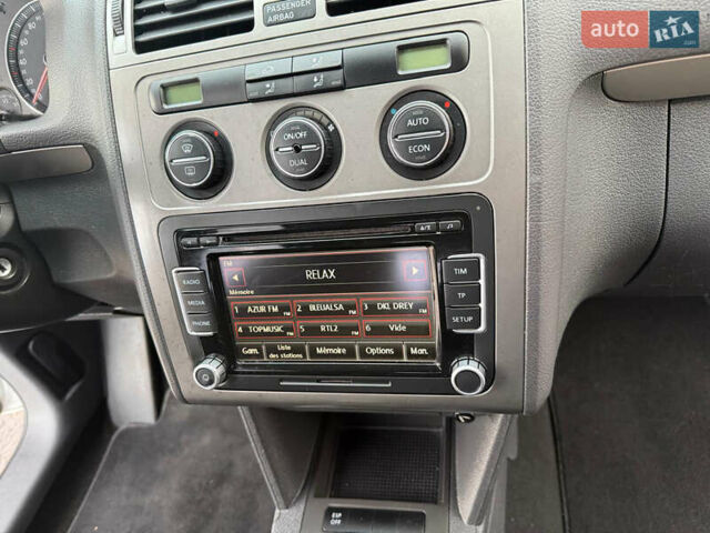 Сірий Фольксваген Туран, об'ємом двигуна 1.9 л та пробігом 226 тис. км за 7900 $, фото 24 на Automoto.ua