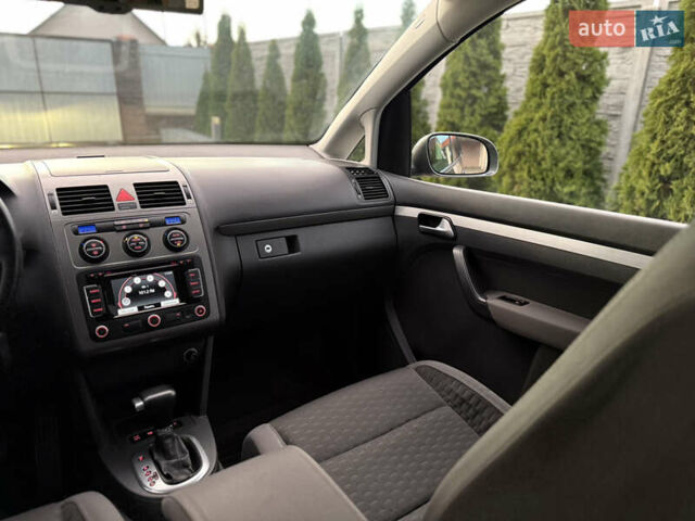 Сірий Фольксваген Туран, об'ємом двигуна 1.9 л та пробігом 221 тис. км за 6600 $, фото 31 на Automoto.ua