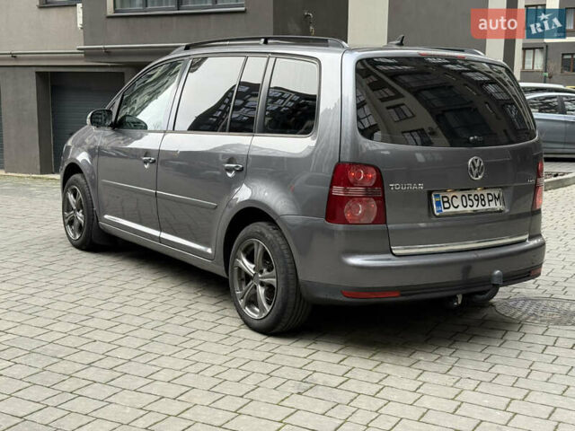 Серый Фольксваген Туран, объемом двигателя 1.9 л и пробегом 282 тыс. км за 6900 $, фото 6 на Automoto.ua