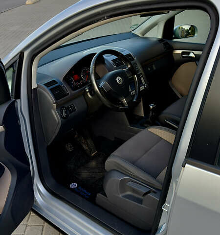 Сірий Фольксваген Туран, об'ємом двигуна 1.6 л та пробігом 218 тис. км за 8400 $, фото 22 на Automoto.ua