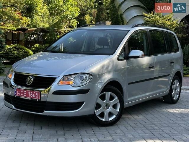 Сірий Фольксваген Туран, об'ємом двигуна 1.6 л та пробігом 230 тис. км за 6750 $, фото 12 на Automoto.ua