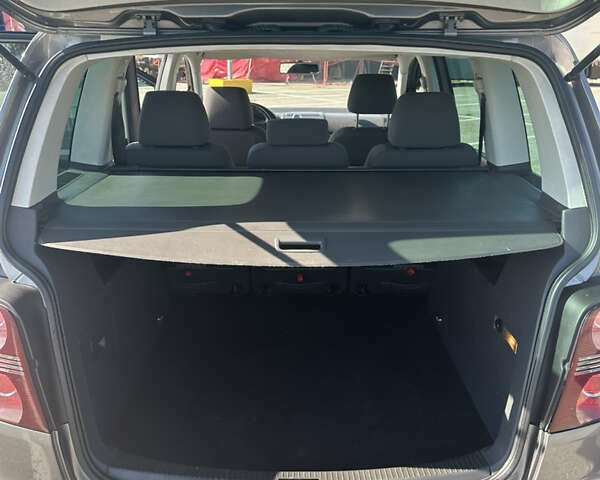 Сірий Фольксваген Туран, об'ємом двигуна 2 л та пробігом 240 тис. км за 7200 $, фото 13 на Automoto.ua