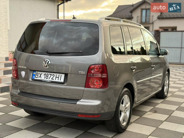 Сірий Фольксваген Туран, об'ємом двигуна 1.9 л та пробігом 221 тис. км за 6600 $, фото 19 на Automoto.ua