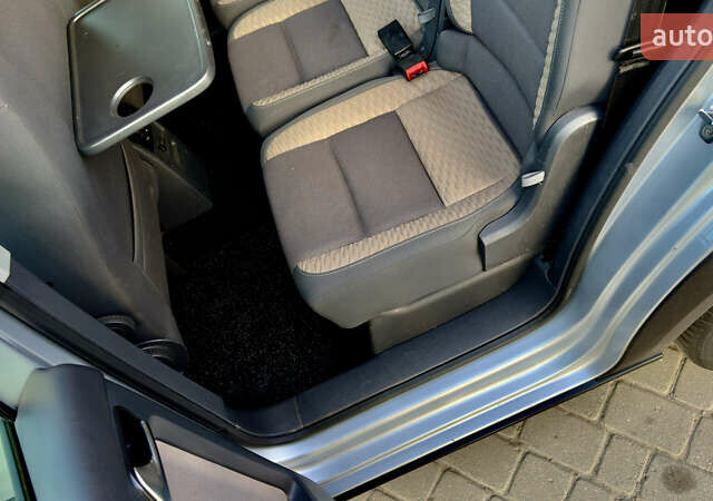 Сірий Фольксваген Туран, об'ємом двигуна 1.6 л та пробігом 218 тис. км за 8400 $, фото 38 на Automoto.ua