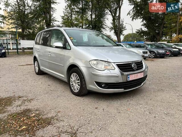 Серый Фольксваген Туран, объемом двигателя 1.6 л и пробегом 262 тыс. км за 6700 $, фото 2 на Automoto.ua