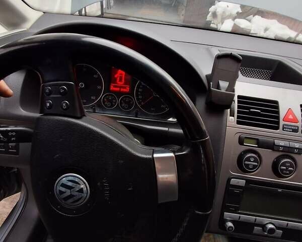 Сірий Фольксваген Туран, об'ємом двигуна 1.9 л та пробігом 270 тис. км за 7300 $, фото 14 на Automoto.ua