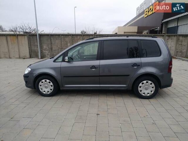 Серый Фольксваген Туран, объемом двигателя 1.6 л и пробегом 224 тыс. км за 7300 $, фото 7 на Automoto.ua