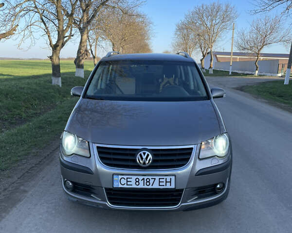 Серый Фольксваген Туран, объемом двигателя 1.39 л и пробегом 220 тыс. км за 4400 $, фото 5 на Automoto.ua