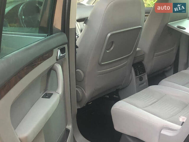 Сірий Фольксваген Туран, об'ємом двигуна 2 л та пробігом 254 тис. км за 7100 $, фото 31 на Automoto.ua