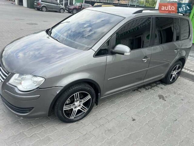 Серый Фольксваген Туран, объемом двигателя 1.4 л и пробегом 278 тыс. км за 5300 $, фото 6 на Automoto.ua