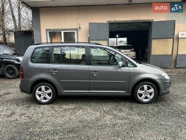 Сірий Фольксваген Туран, об'ємом двигуна 1.39 л та пробігом 208 тис. км за 7200 $, фото 2 на Automoto.ua