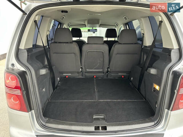 Серый Фольксваген Туран, объемом двигателя 1.6 л и пробегом 215 тыс. км за 6800 $, фото 35 на Automoto.ua