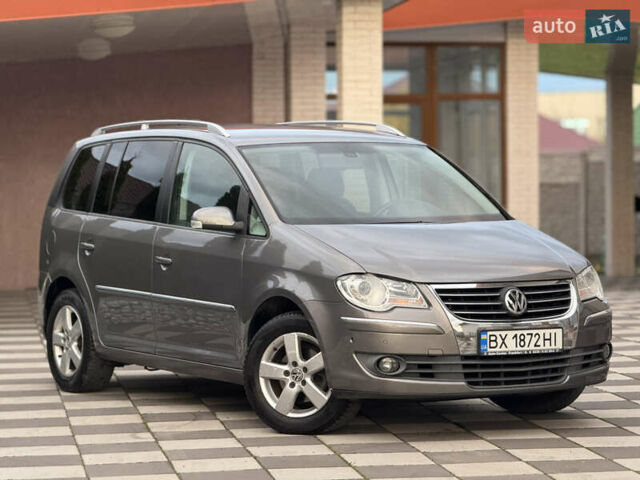 Сірий Фольксваген Туран, об'ємом двигуна 1.9 л та пробігом 221 тис. км за 6600 $, фото 12 на Automoto.ua