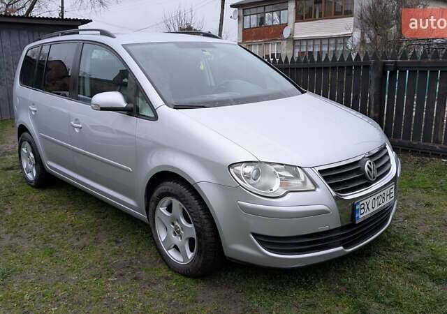 Серый Фольксваген Туран, объемом двигателя 1.39 л и пробегом 211 тыс. км за 5500 $, фото 3 на Automoto.ua