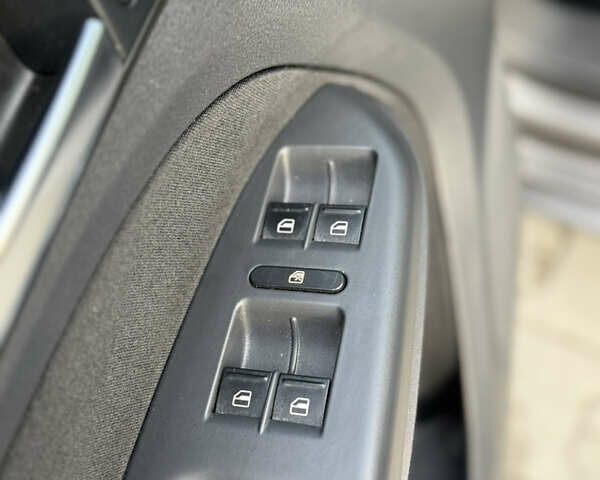 Серый Фольксваген Туран, объемом двигателя 1.4 л и пробегом 210 тыс. км за 5899 $, фото 76 на Automoto.ua