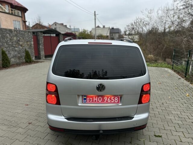 Серый Фольксваген Туран, объемом двигателя 1.6 л и пробегом 215 тыс. км за 6500 $, фото 3 на Automoto.ua