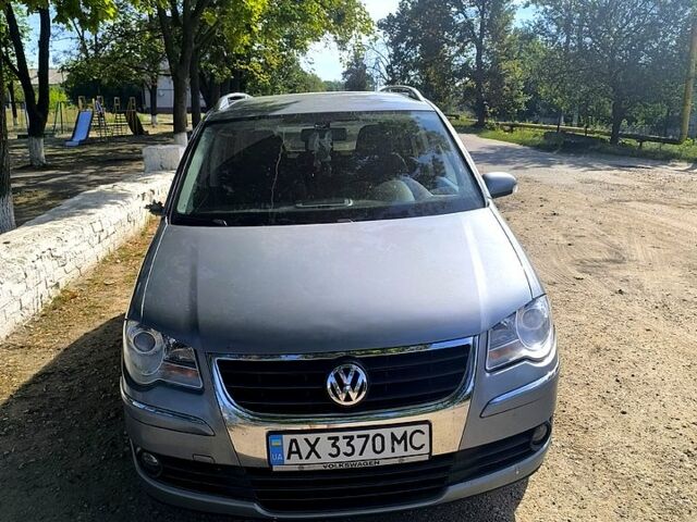Сірий Фольксваген Туран, об'ємом двигуна 1.4 л та пробігом 208 тис. км за 4200 $, фото 5 на Automoto.ua