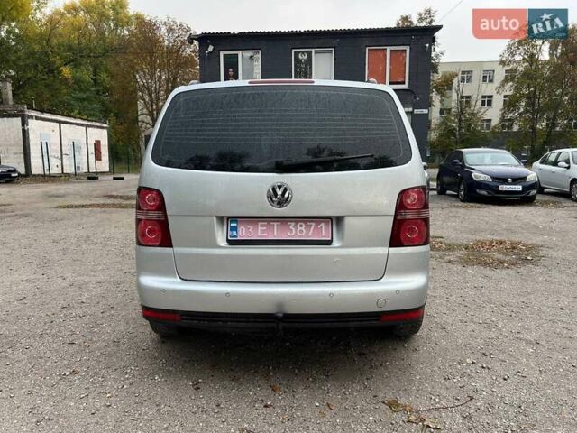 Серый Фольксваген Туран, объемом двигателя 1.6 л и пробегом 262 тыс. км за 6700 $, фото 5 на Automoto.ua