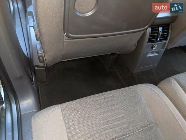 Серый Фольксваген Туран, объемом двигателя 1.4 л и пробегом 206 тыс. км за 6077 $, фото 13 на Automoto.ua