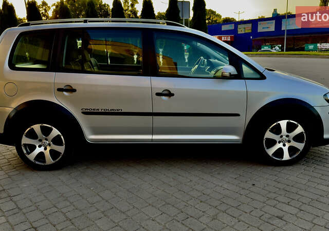 Сірий Фольксваген Туран, об'ємом двигуна 1.6 л та пробігом 218 тис. км за 8400 $, фото 13 на Automoto.ua