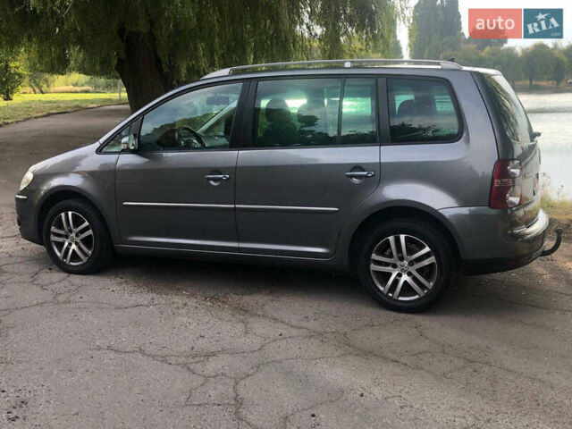 Сірий Фольксваген Туран, об'ємом двигуна 2 л та пробігом 254 тис. км за 7100 $, фото 10 на Automoto.ua