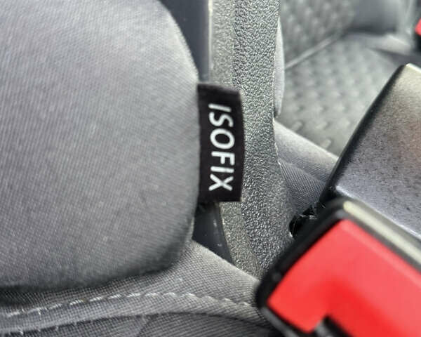 Серый Фольксваген Туран, объемом двигателя 1.4 л и пробегом 210 тыс. км за 5899 $, фото 58 на Automoto.ua