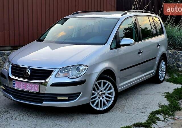 Сірий Фольксваген Туран, об'ємом двигуна 1.6 л та пробігом 225 тис. км за 7777 $, фото 3 на Automoto.ua