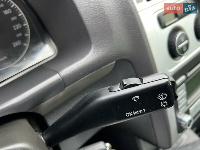 Серый Фольксваген Туран, объемом двигателя 1.6 л и пробегом 217 тыс. км за 8200 $, фото 43 на Automoto.ua