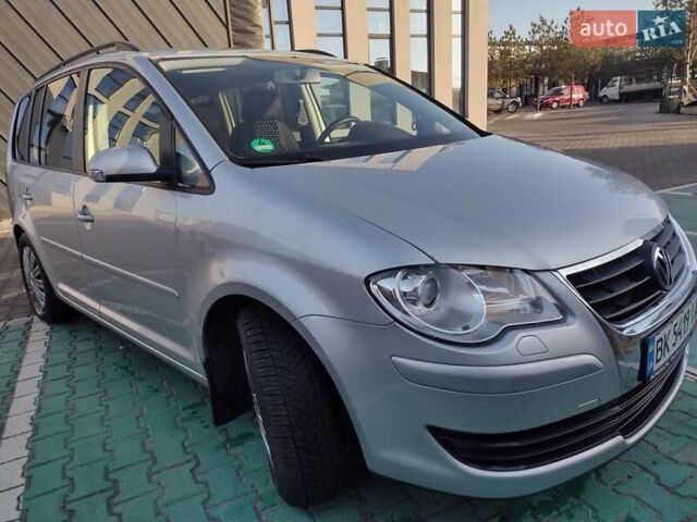 Серый Фольксваген Туран, объемом двигателя 1.6 л и пробегом 256 тыс. км за 6200 $, фото 14 на Automoto.ua