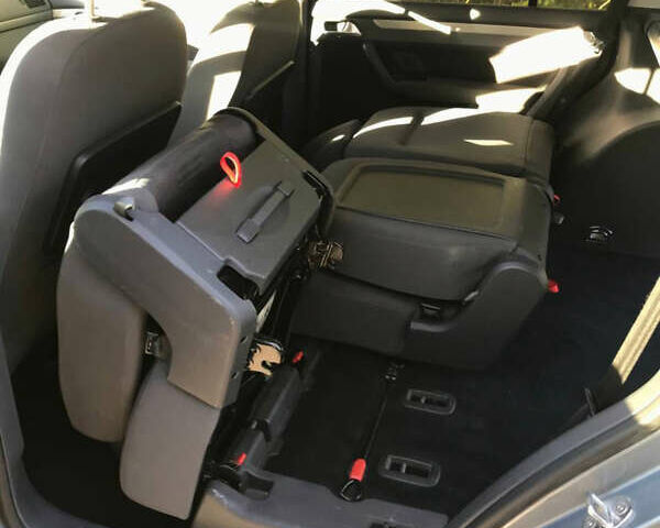 Серый Фольксваген Туран, объемом двигателя 1.4 л и пробегом 268 тыс. км за 6200 $, фото 23 на Automoto.ua