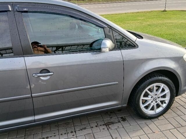 Серый Фольксваген Туран, объемом двигателя 1.4 л и пробегом 277 тыс. км за 6300 $, фото 5 на Automoto.ua