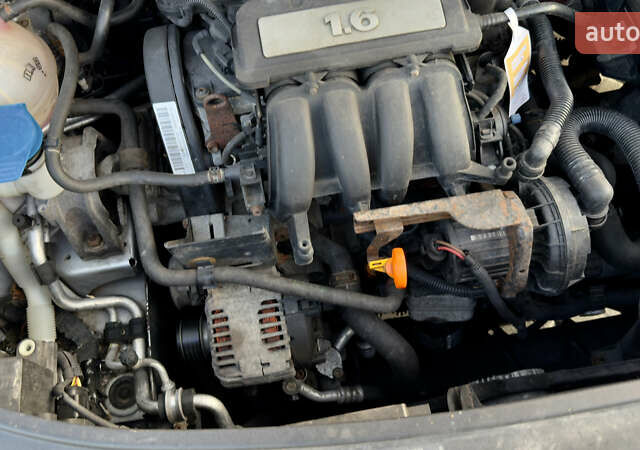 Сірий Фольксваген Туран, об'ємом двигуна 1.6 л та пробігом 218 тис. км за 8400 $, фото 63 на Automoto.ua