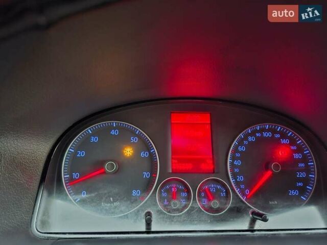 Сірий Фольксваген Туран, об'ємом двигуна 1.39 л та пробігом 295 тис. км за 6000 $, фото 14 на Automoto.ua