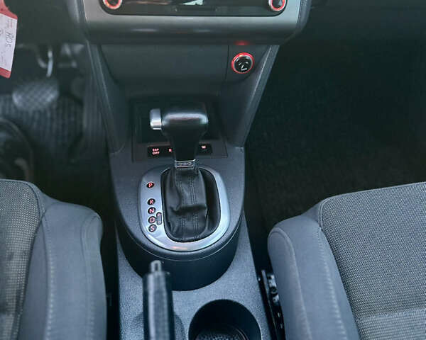 Сірий Фольксваген Туран, об'ємом двигуна 1.4 л та пробігом 248 тис. км за 7500 $, фото 25 на Automoto.ua