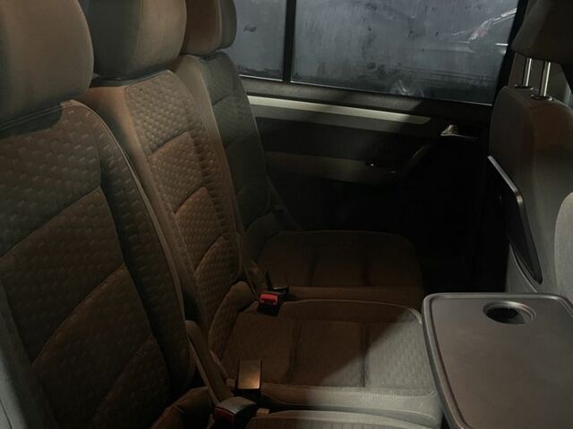 Сірий Фольксваген Туран, об'ємом двигуна 1.4 л та пробігом 240 тис. км за 6750 $, фото 13 на Automoto.ua