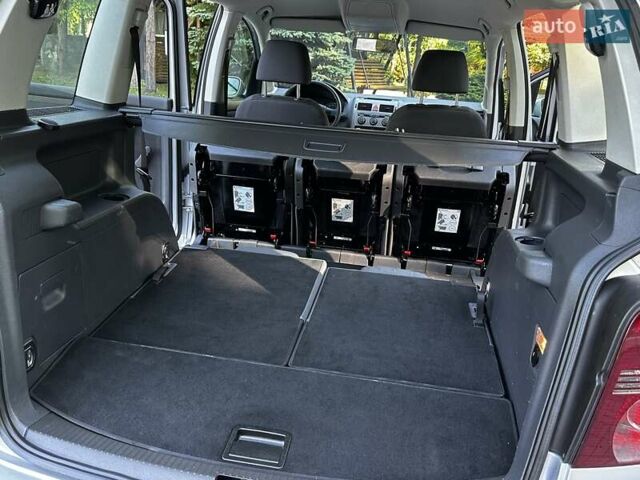 Сірий Фольксваген Туран, об'ємом двигуна 1.6 л та пробігом 230 тис. км за 6750 $, фото 112 на Automoto.ua