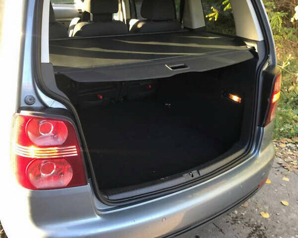 Серый Фольксваген Туран, объемом двигателя 1.4 л и пробегом 268 тыс. км за 6200 $, фото 25 на Automoto.ua