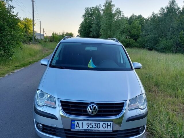 Серый Фольксваген Туран, объемом двигателя 1.4 л и пробегом 200 тыс. км за 7000 $, фото 4 на Automoto.ua