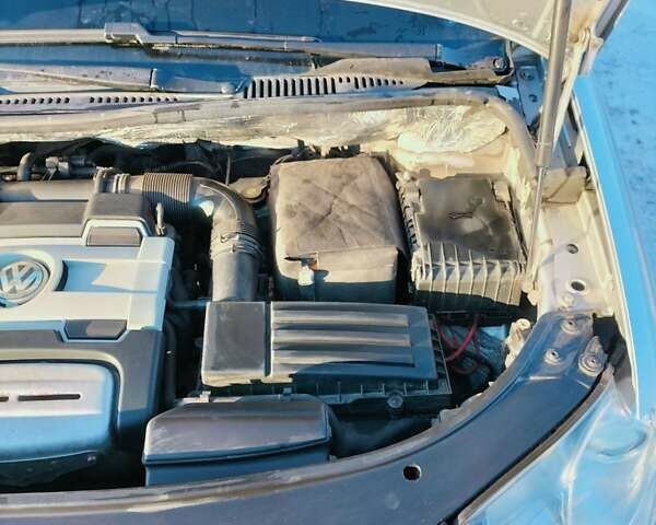 Серый Фольксваген Туран, объемом двигателя 1.4 л и пробегом 203 тыс. км за 7200 $, фото 4 на Automoto.ua