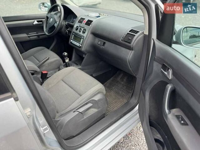 Сірий Фольксваген Туран, об'ємом двигуна 1.4 л та пробігом 265 тис. км за 5250 $, фото 4 на Automoto.ua