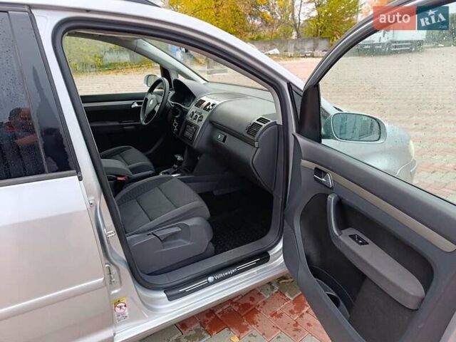 Сірий Фольксваген Туран, об'ємом двигуна 1.9 л та пробігом 285 тис. км за 7900 $, фото 3 на Automoto.ua